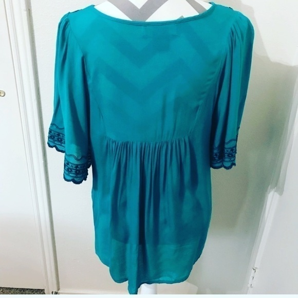 Urban Mango Boho Embroidered Top Size Small - Picture 6 of 9